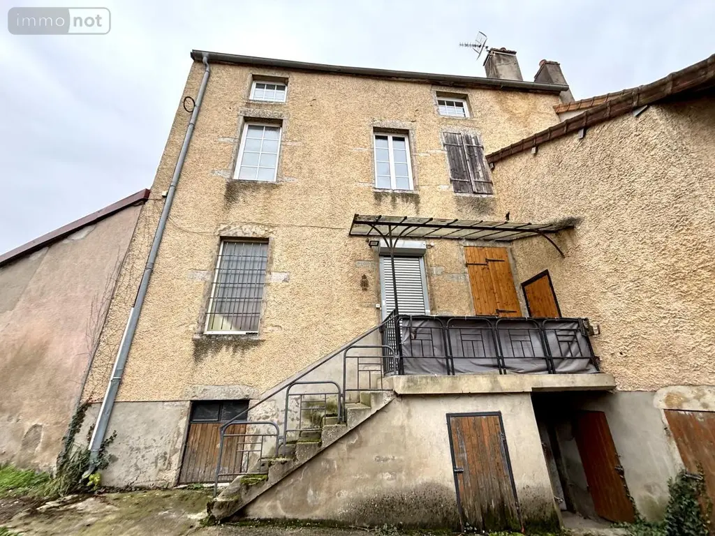 Immeuble de rapport a vendre Saint-Gilles 71510 Saône-et-Loire 71 285 m2 236000 euros 71057-26 011