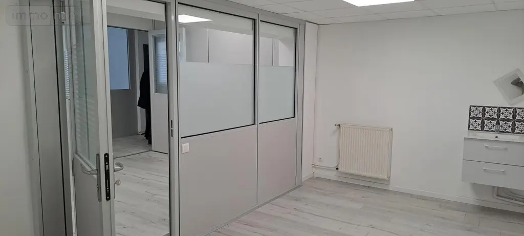 Location fonds et murs commerciaux Amiens 80000 Somme 80 25 m2 550 euros 80004-L371 003