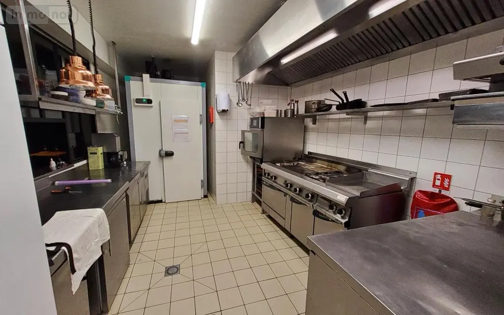 Fonds et murs commerciaux a vendre Carhaix-Plouguer 29270 Finistère 29 148 m2 262500 euros 29066-3719 012