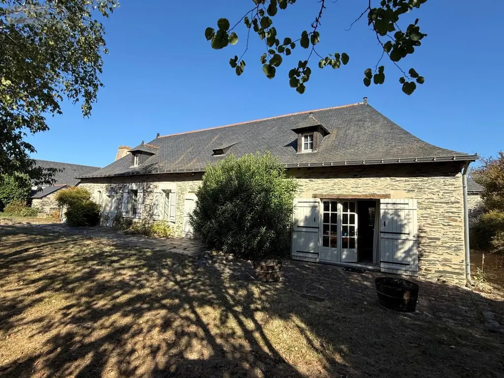 Maison a vendre Saint-Barthélemy-d'Anjou 49124 Maine-et-Loire 49 238 m2 9 pièces 840496 euros 49012-2124 014