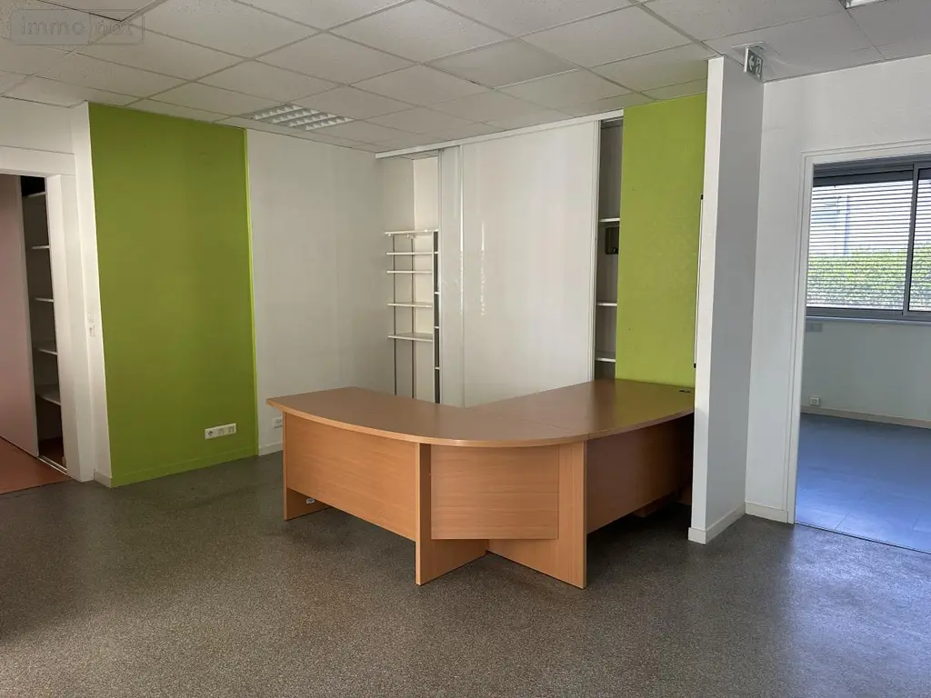 Fonds et murs commerciaux a vendre Segré-en-Anjou Bleu 49500 Maine-et-Loire 49 196 m2 230560 euros 49098-1359 003