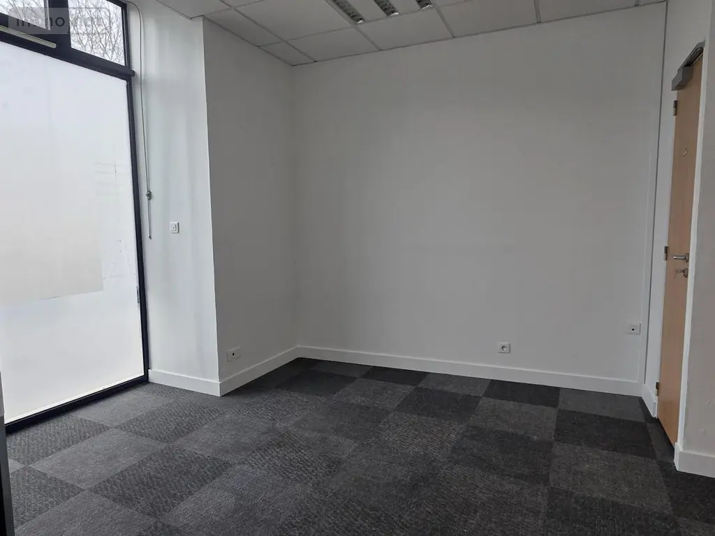 Location fonds et murs commerciaux Château-Gontier-sur-Mayenne 53200 Mayenne 53 105 m2 900 euros 53073-L214 006