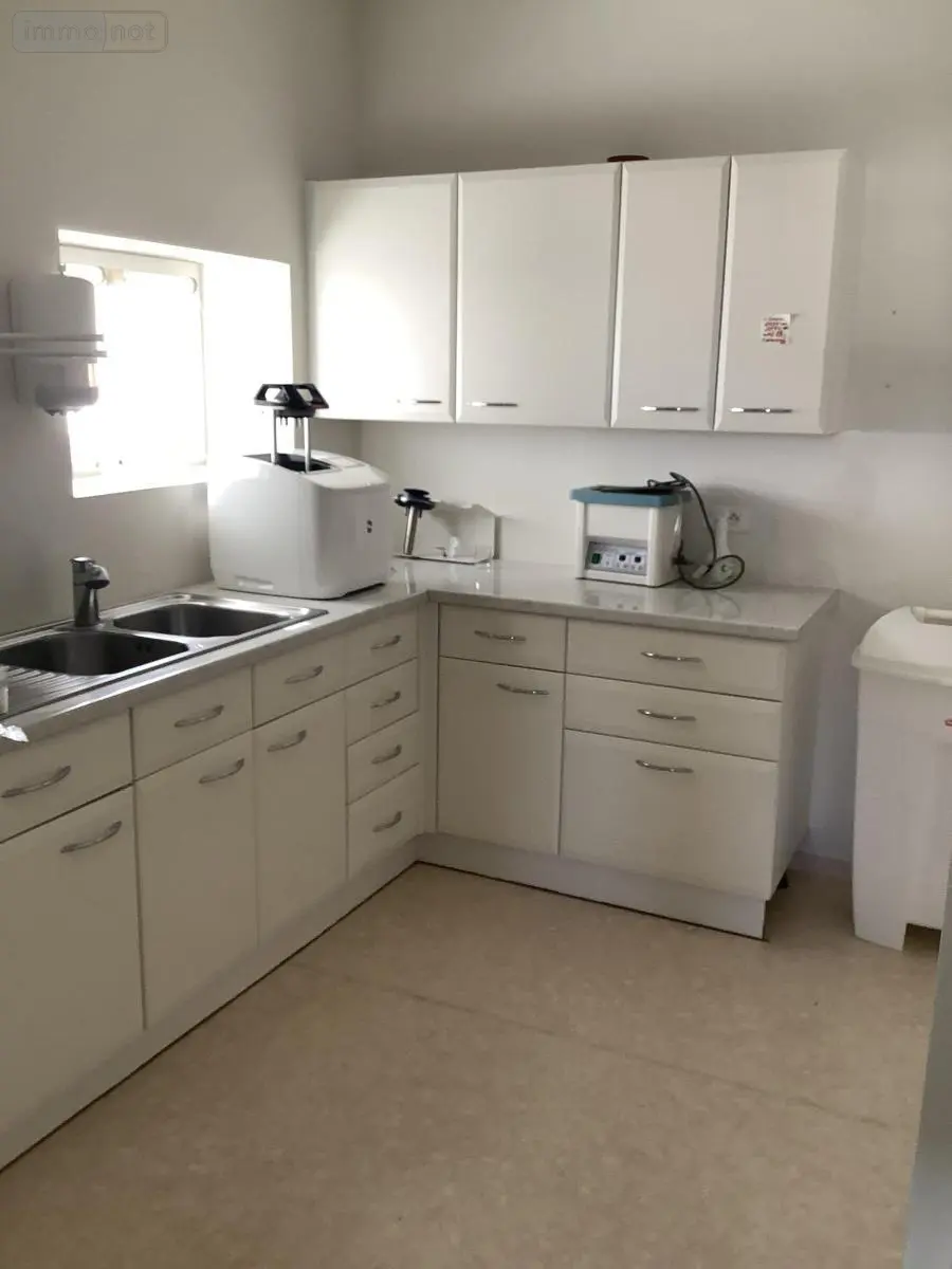 Fonds et murs commerciaux a vendre Trélazé 49800 Maine-et-Loire 49 129 m2 256760 euros 49013-2052 004