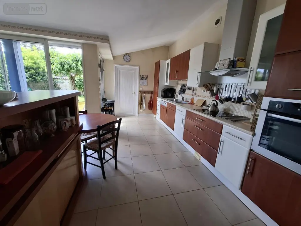 Maison a vendre Saintes 17100 Charente-Maritime 17 156 m2 6 pièces 475000 euros 17111-660 010