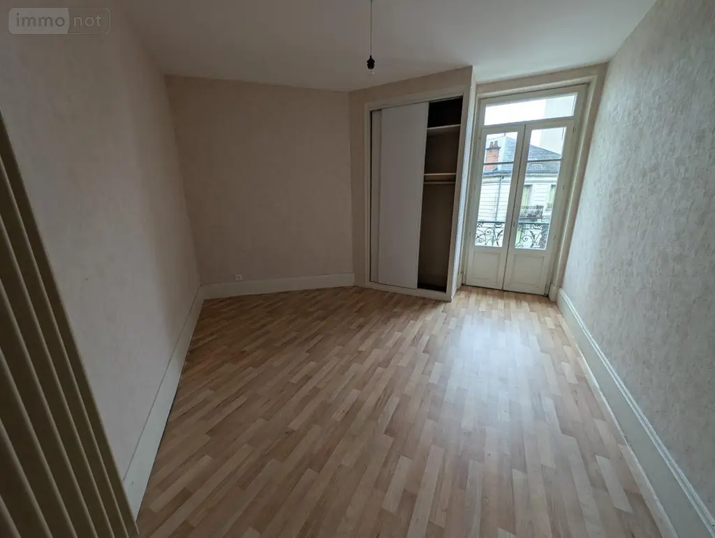 Immeuble de rapport a vendre Vichy 03200 Allier 03 588 m2 398240 euros 03019-167 009