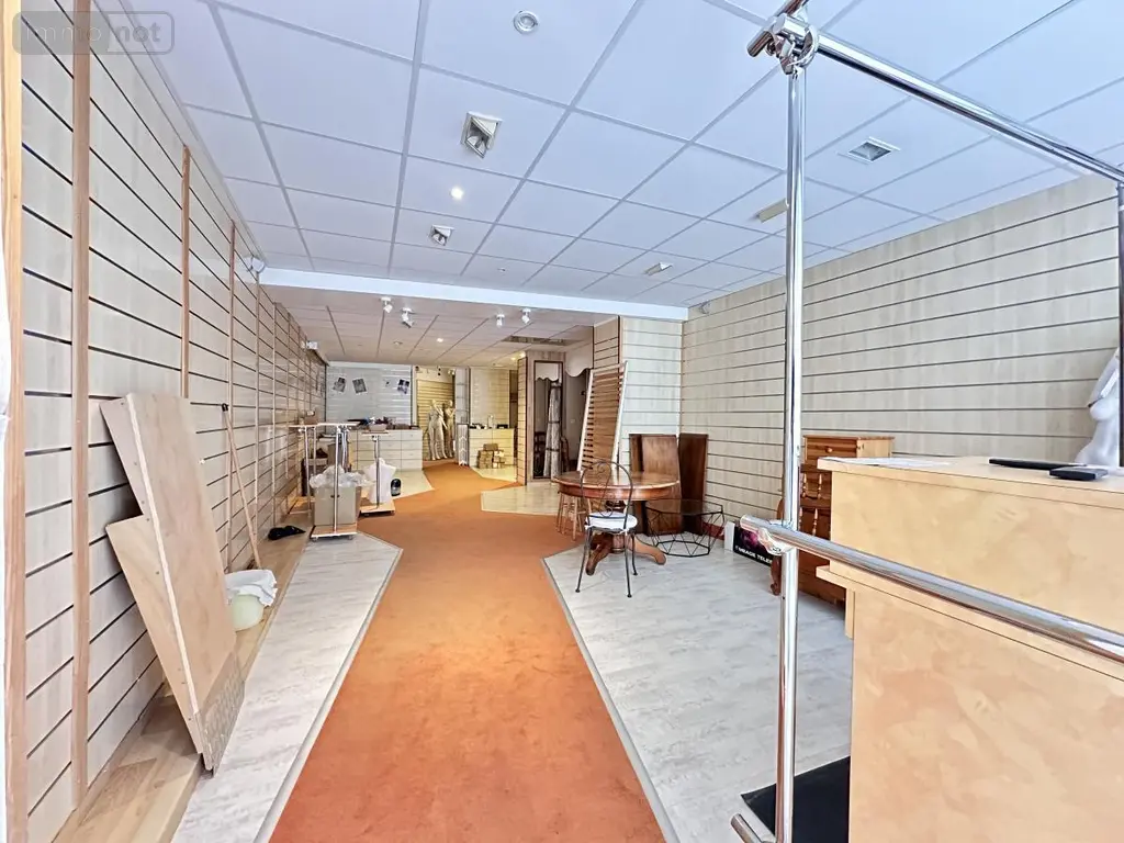 Fonds et murs commerciaux a vendre Sainte-Maure-de-Touraine 37800 Indre-et-Loire 37 180 m2 8 pièces 235500 euros 37072-666 004