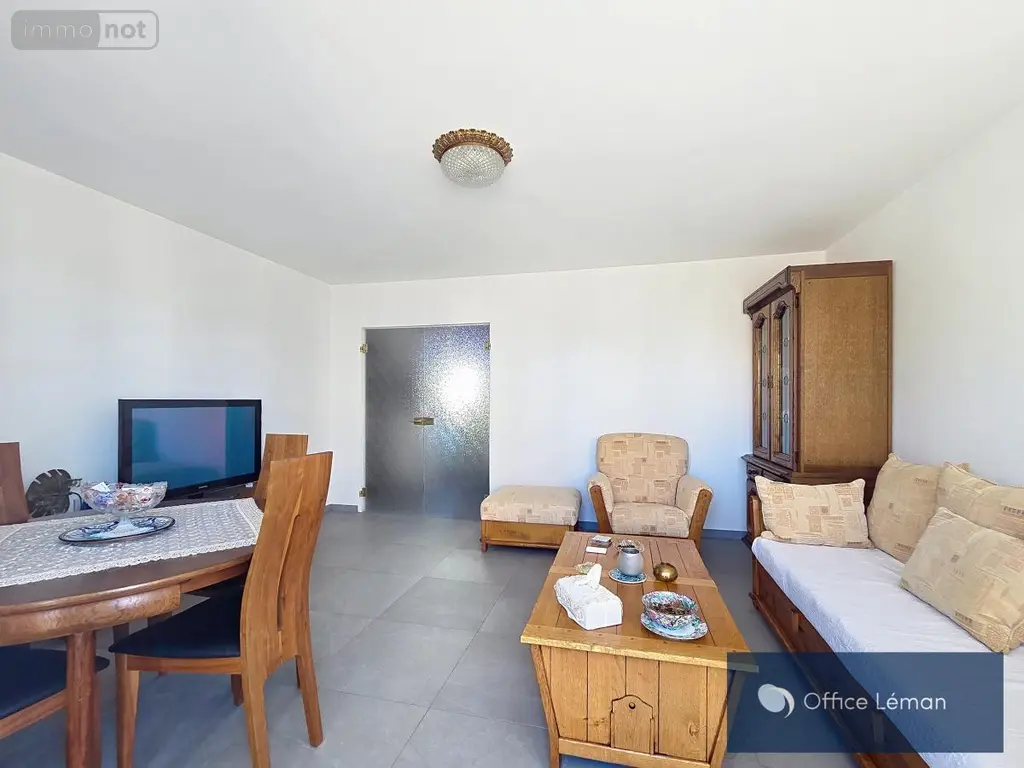Appartement a vendre Ferney-Voltaire 01210 Ain 01 69 m2 3 pièces 360000 euros 01047-870 002
