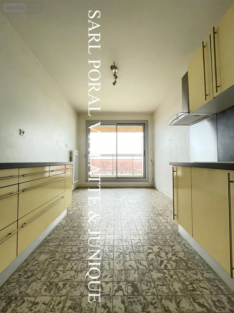 Location appartement Meximieux 01800 Ain 01 70 m2 2 pièces 950 euros 01031-L719 003