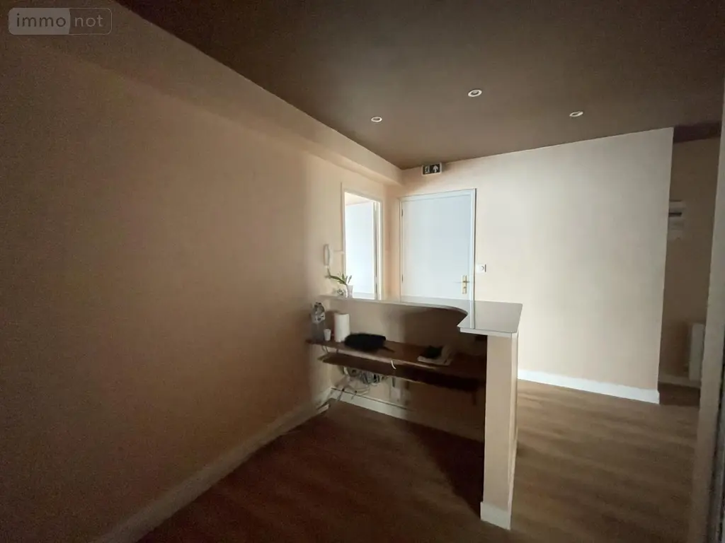 Location fonds et murs commerciaux Saint-Malo 35400 Ille-et-Vilaine 35 88 m2 1850 euros 35084-L361 002