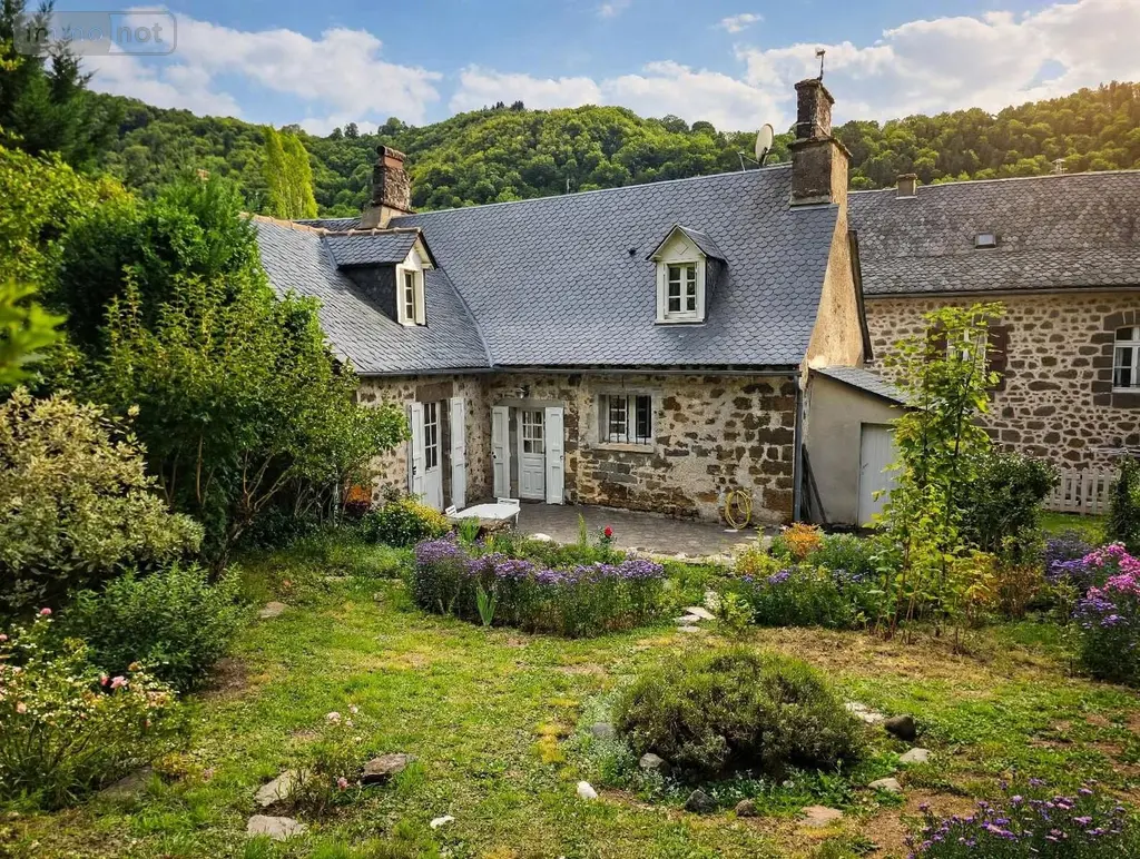 Maison a vendre Fontanges 15140 Cantal 15 133 m2 160000 euros 059-2089 001