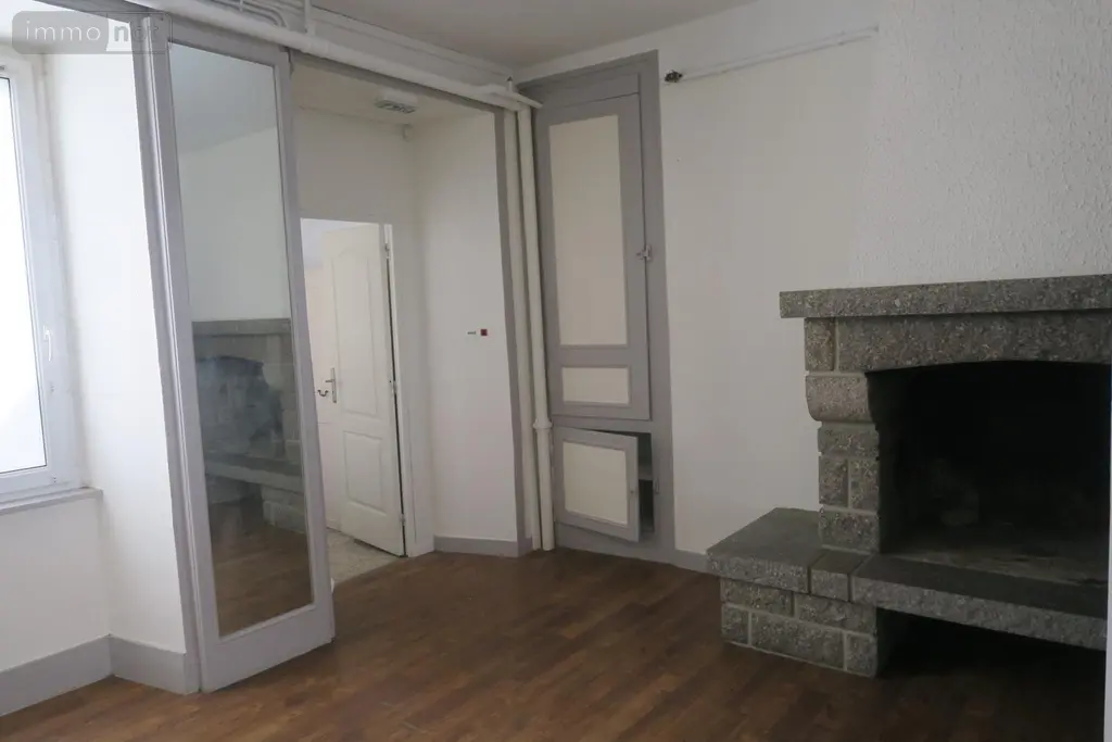 Location fonds et murs commerciaux Bricquebec-en-Cotentin 50260 Manche 50 89 m2 3 pièces 910 euros 094-2033 004