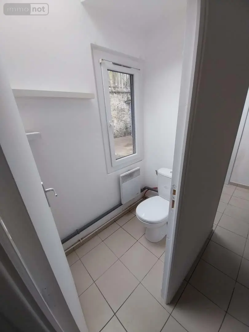 Location fonds et murs commerciaux Pont-Audemer 27500 Eure 27 12 m2 320 euros 065-325 003