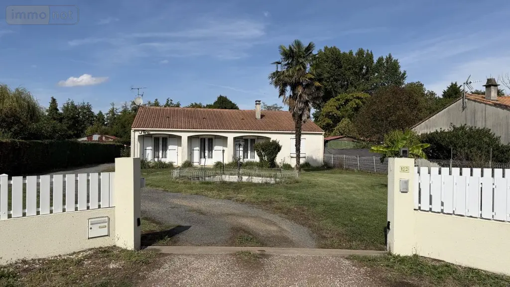 Maison a vendre Magné 79460 Deux-Sèvres 79 121 m2 244400 euros 79066-127 001