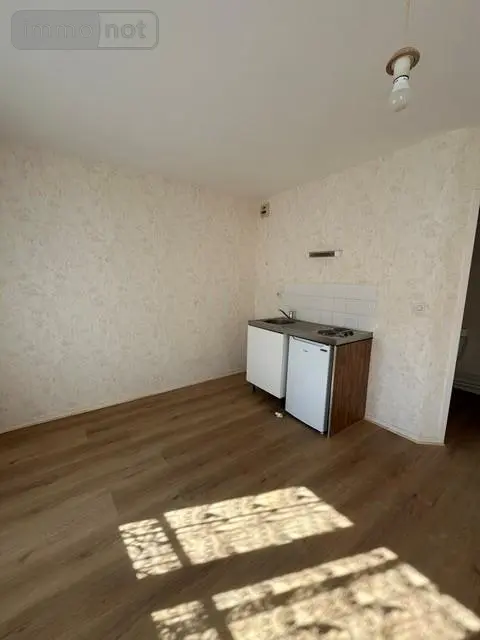 Location appartement Le Mans 72000 Sarthe 72 25 m2 1 pièce 350 euros 72010-L772 003