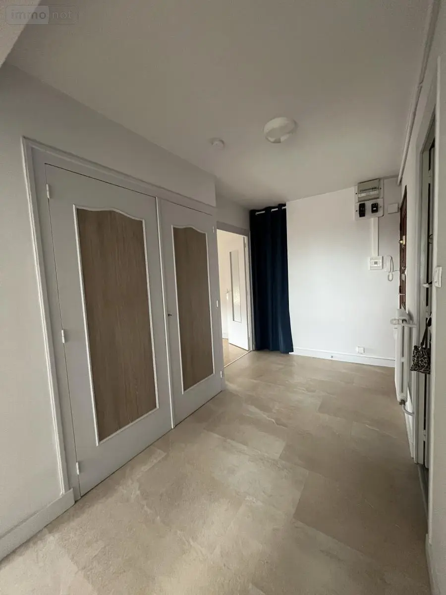 Location appartement Bourg-en-Bresse 01000 Ain 01 62 m2 3 pièces 800 euros 01083-L140 004