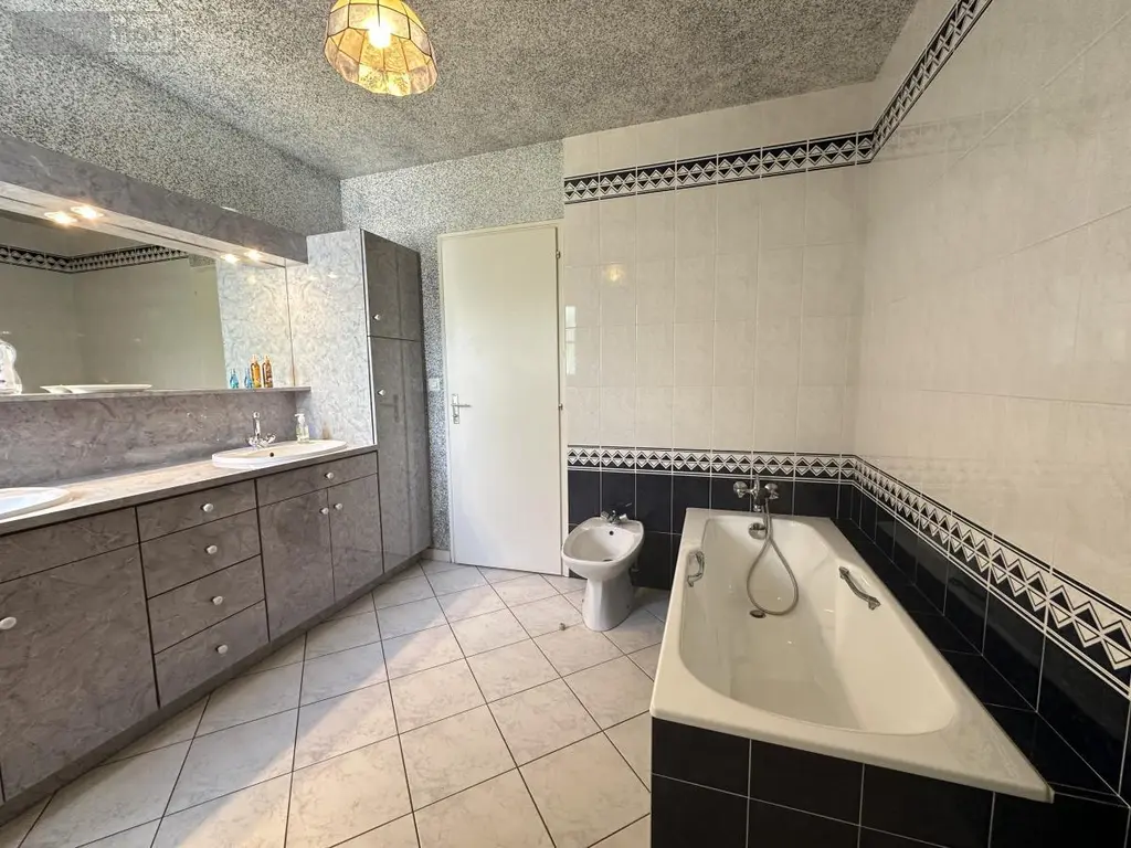 Maison a vendre Saint-Georges-de-Montaigu 85600 Vendée 85 106 m2 5 pièces 310500 euros 85020-1539 005