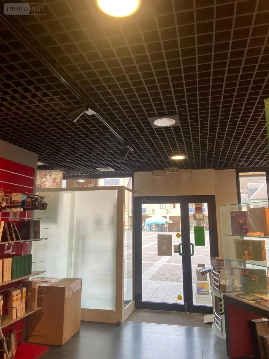 Fonds et murs commerciaux a vendre Saint-Jean-de-Maurienne 73300 Savoie 73 162 m2 198600 euros 73046-64 004