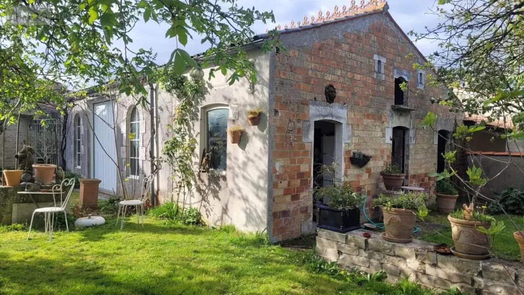 Maison a vendre Marans 17230 Charente-Maritime 17 255 m2 8 pièces 638600 euros 17015-521 014