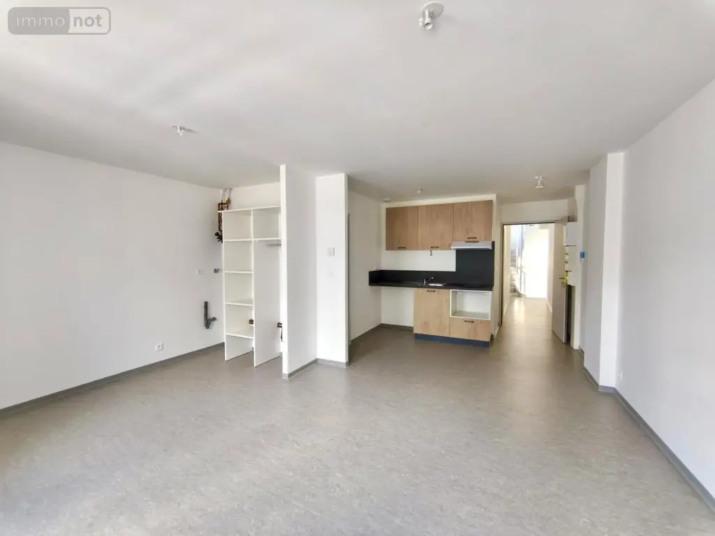 Location appartement Saint-Chély-d'Apcher 48200 Lozère 48 28 m2 370 euros 48032-L129 002