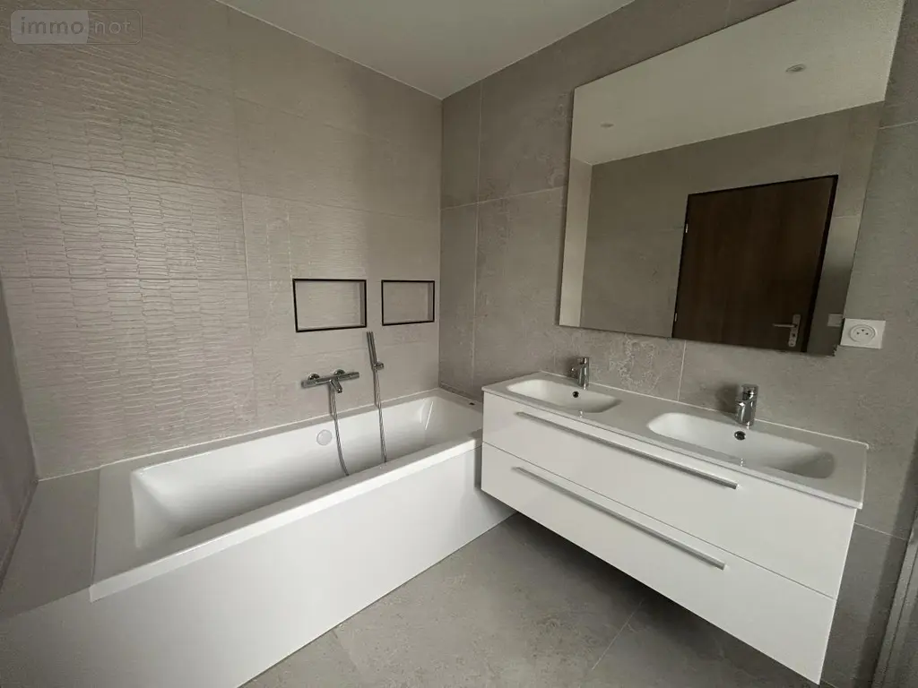 Location maison La Chapelle-des-Fougeretz 35520 Ille-et-Vilaine 35 147 m2 5 pièces 1750 euros 35060-L404 008