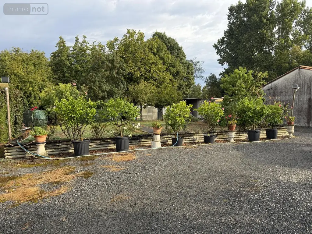 Maison a vendre Magné 79460 Deux-Sèvres 79 121 m2 244400 euros 79066-127 012