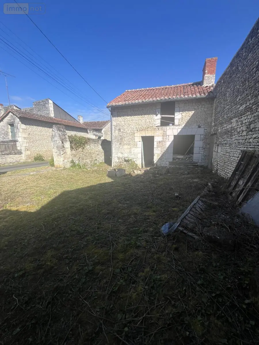 Maison a vendre La Tour-Saint-Gelin 37120 Indre-et-Loire 37 200 m2 95400 euros 37060-2350 007