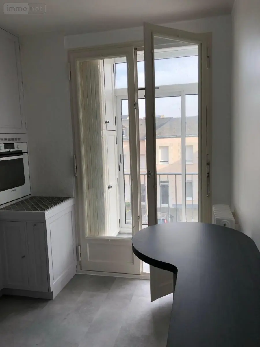 Location appartement Laval 53000 Mayenne 53 105 m2 1072 euros 53003-L12 014