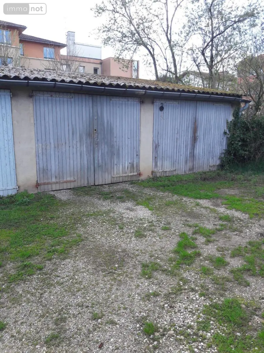 Location garage et parking Bourg-en-Bresse 01000 Ain 01 10 m2 57 euros 01083-L174 002
