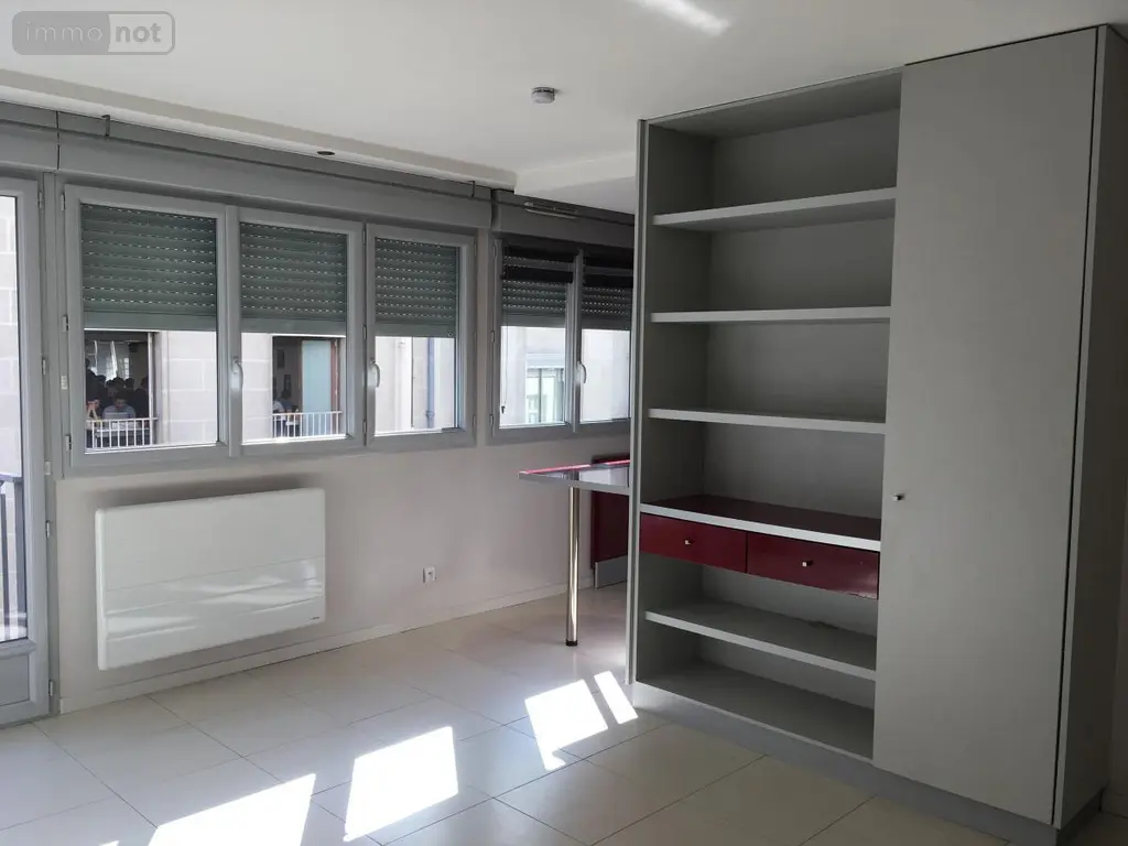 Location appartement Nantes 44000 Loire-Atlantique 44 26 m2 1 pièce 553 euros 44028-L133 004