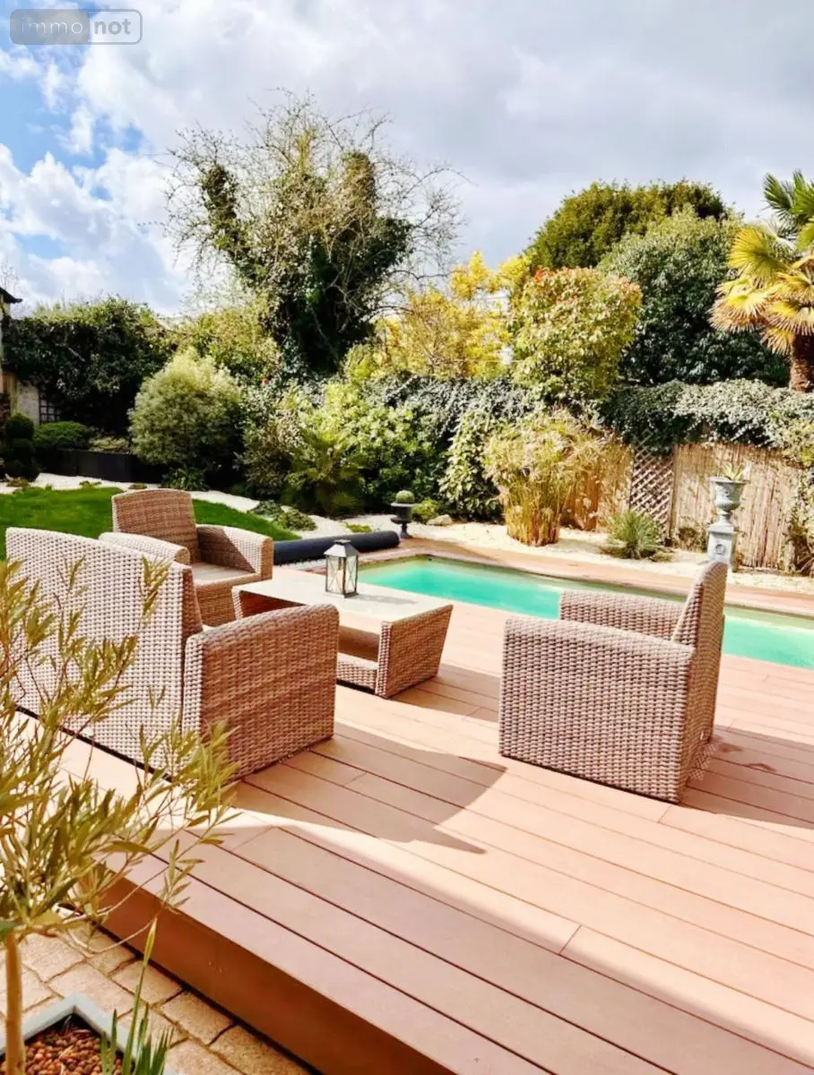 Maison a vendre Montfort-sur-Meu 35160 Ille-et-Vilaine 35 258 m2 9 pièces 846568 euros 35056-1617 005