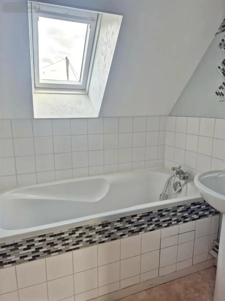 Location appartement Saint-Martin-de-Fontenay 14320 Calvados 14 36 m2 2 pièces 605 euros 14008-L28 005