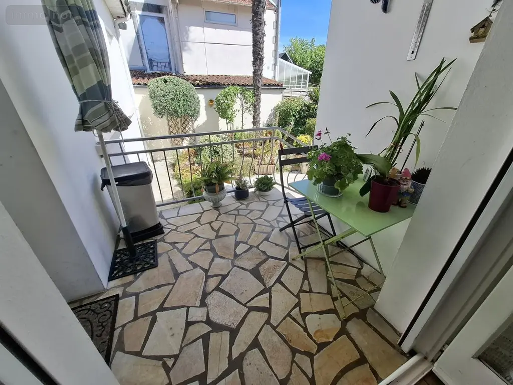 Maison a vendre Saintes 17100 Charente-Maritime 17 147 m2 8 pièces 374000 euros 17111-746 005