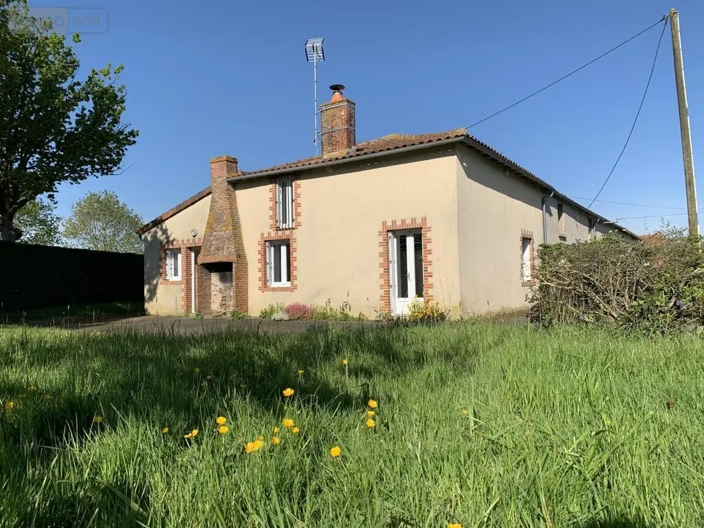 Location maison Jallais 49510 Maine-et-Loire 49 71 m2 3 pièces 620 euros 49058-L899 001