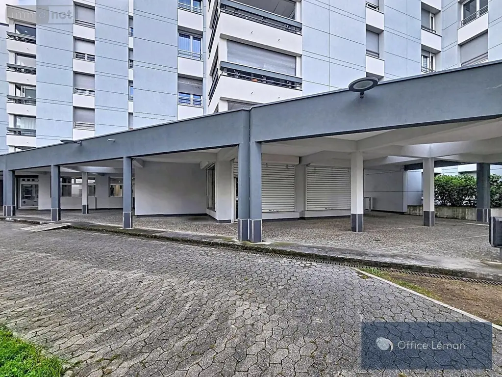 Fonds et murs commerciaux a vendre Saint-Genis-Pouilly 01630 Ain 01 64 m2 210000 euros 01047-827 005