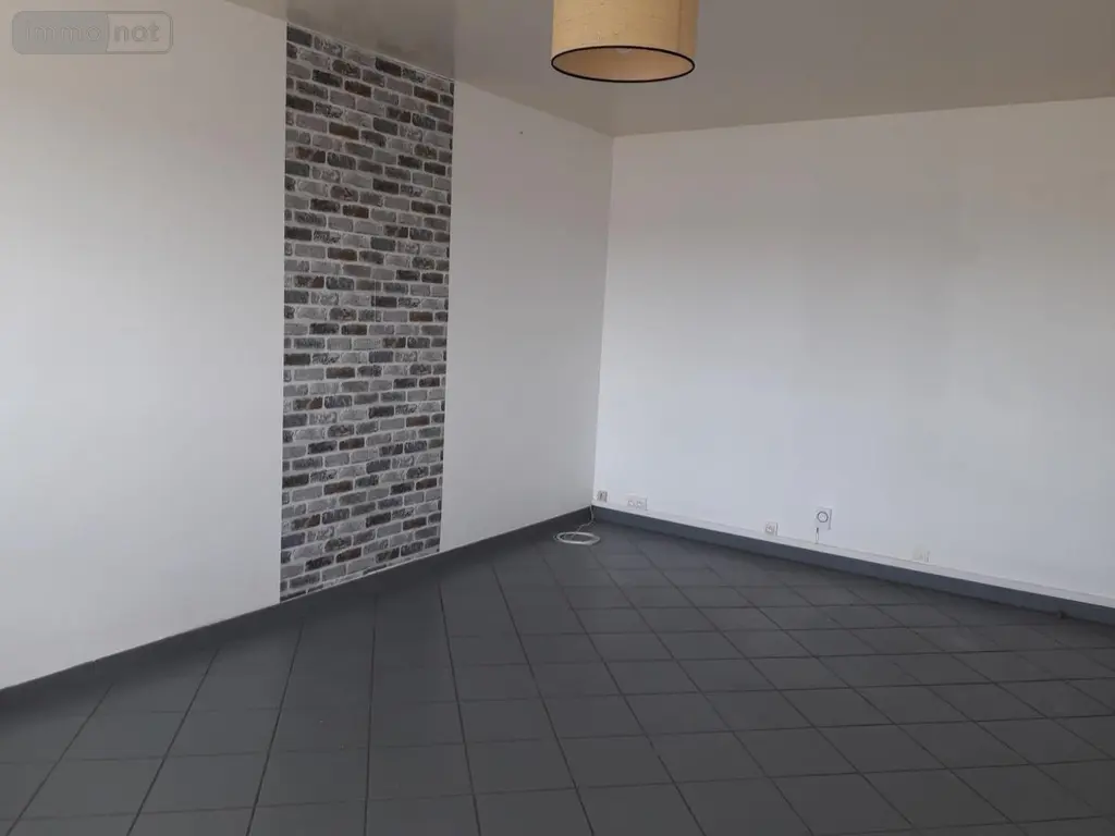 Location appartement Laval 53000 Mayenne 53 73 m2 3 pièces 740 euros 53006-L311 003
