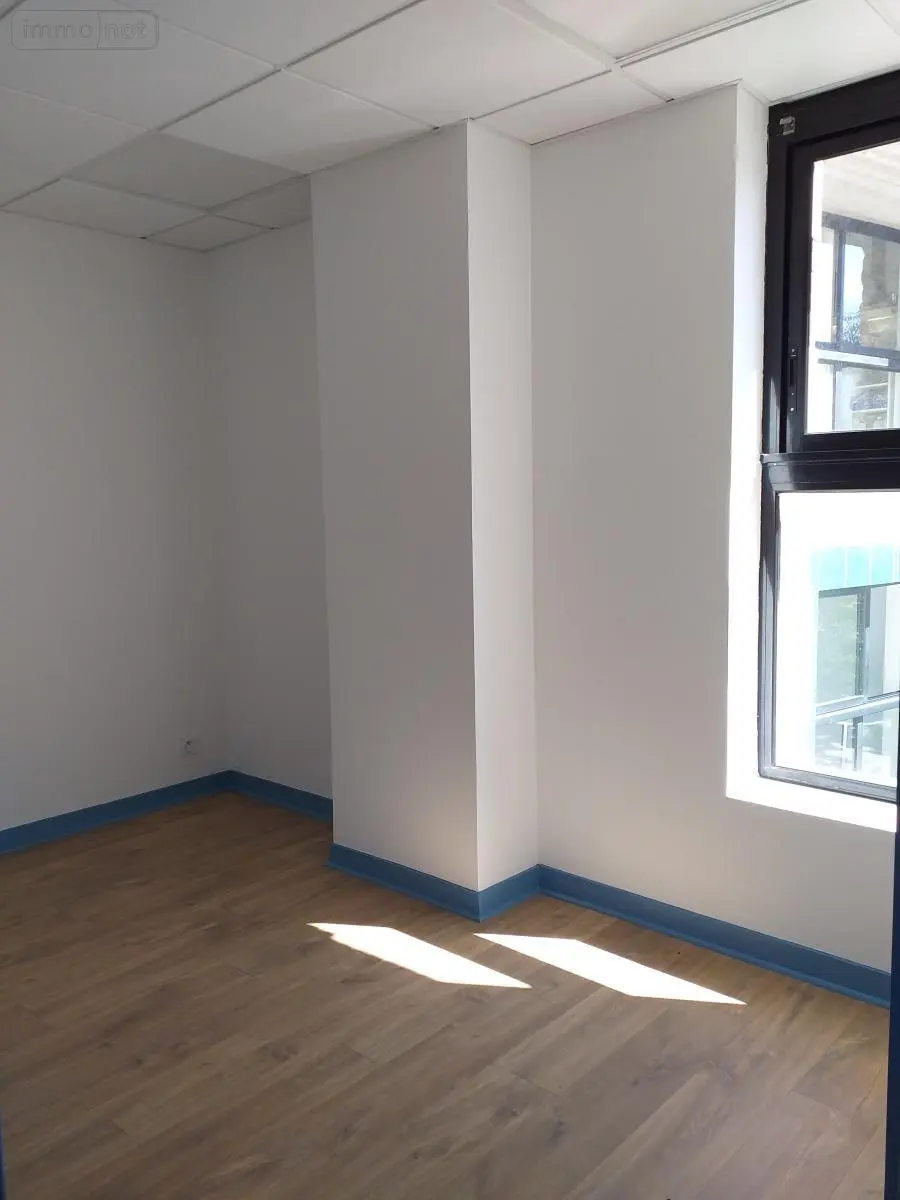 Fonds et murs commerciaux a vendre Vannes 56000 Morbihan 56 267 m2 670872 euros 56005-902 033