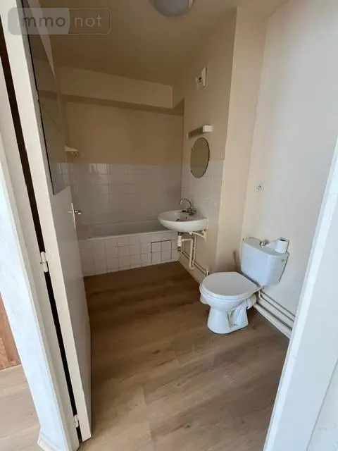 Location appartement Le Mans 72000 Sarthe 72 25 m2 1 pièce 350 euros 72010-L772 004