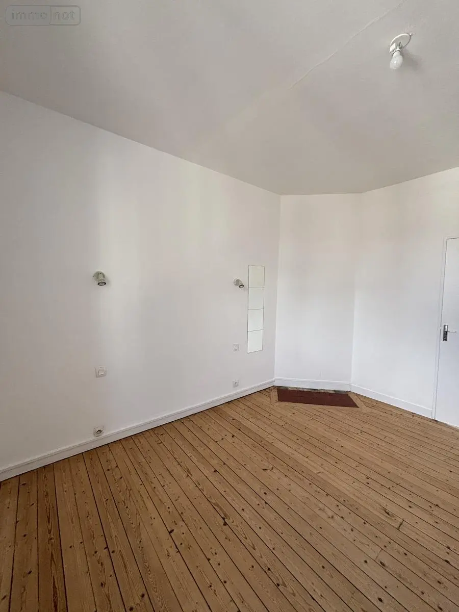 Location appartement Rennes 35700 Ille-et-Vilaine 35 37 m2 2 pièces 722 euros 35018-L1357 006