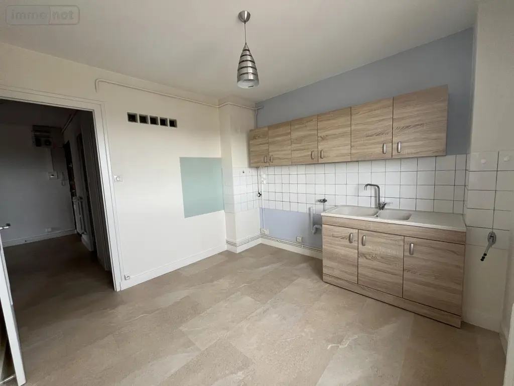 Location appartement Bourg-en-Bresse 01000 Ain 01 62 m2 3 pièces 800 euros 01083-L140 002