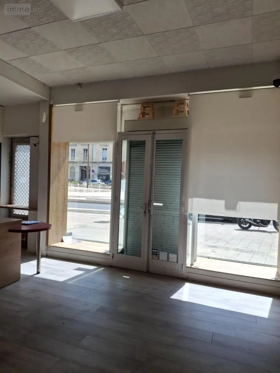 Location fonds et murs commerciaux Cusset 03300 Allier 03 49 m2 980 euros 03019-L89 002