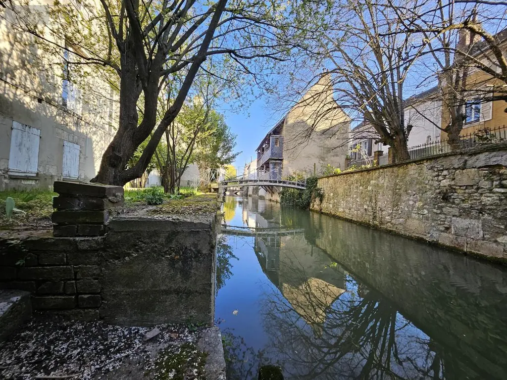Immeuble de rapport a vendre Montargis 45200 Loiret 45 556 m2 385000 euros 45051-498 009