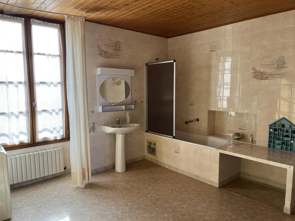 Maison a vendre Luçon 85400 Vendée 85 188 m2 6 pièces 208100 euros 85088-2299 010
