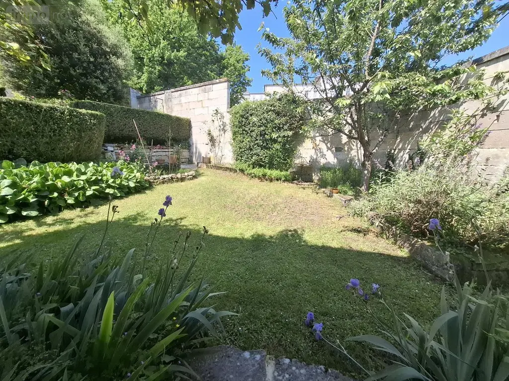 Maison a vendre Saintes 17100 Charente-Maritime 17 350 m2 13 pièces 988000 euros 17111-674 032