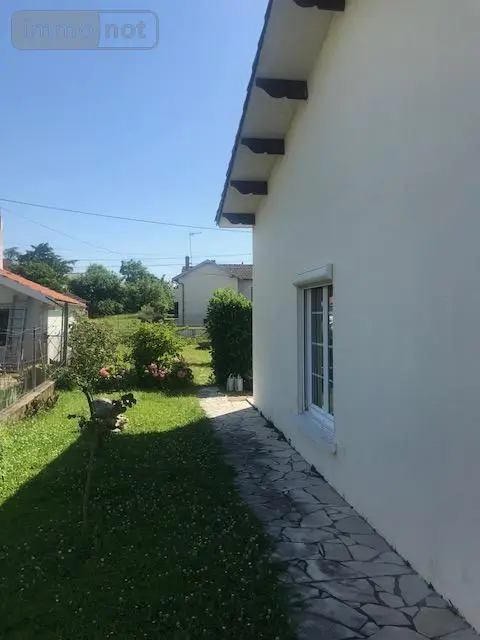 Maison a vendre Saintes 17100 Charente-Maritime 17 132 m2 5 pièces 246280 euros 17050-377 002