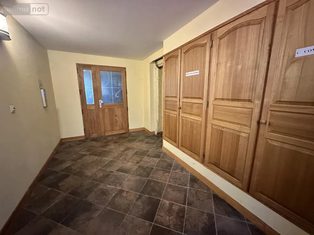 Immeuble de rapport a vendre Saint-Flour 15100 Cantal 15 300 m2 189700 euros 15046-52 007