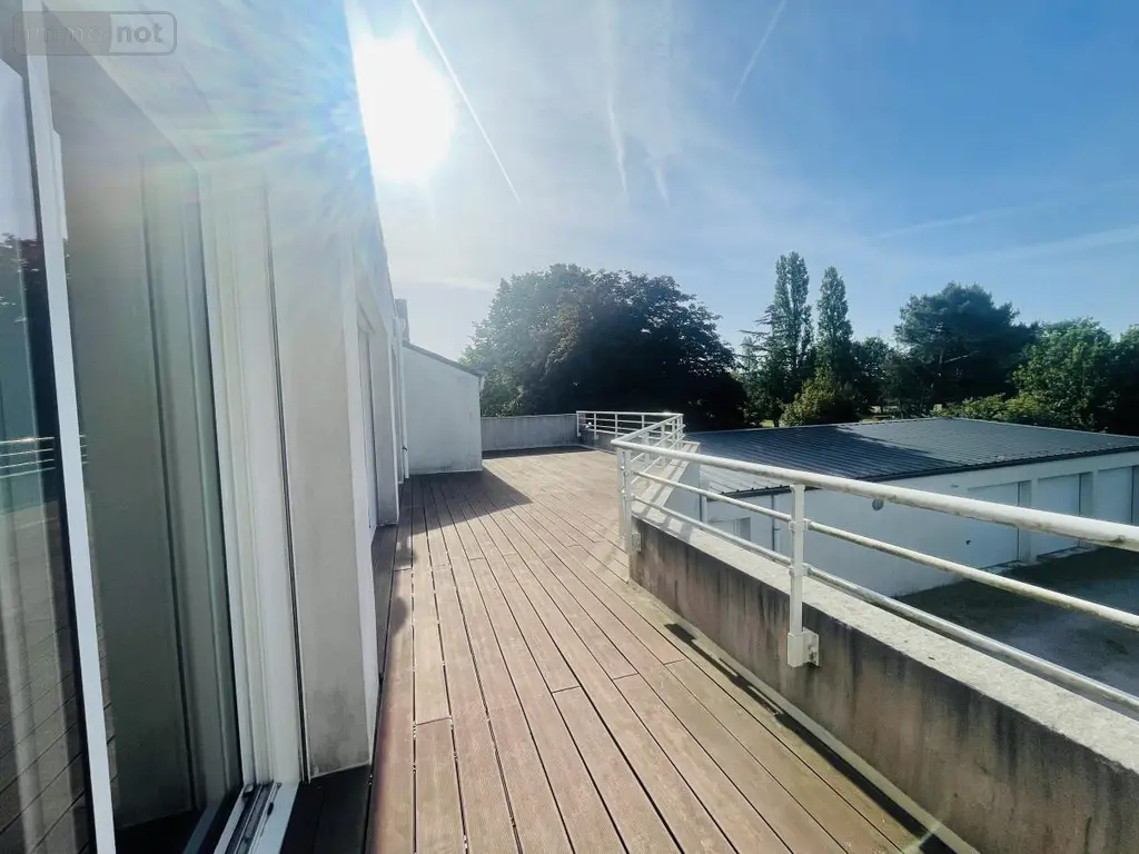 Location fonds et murs commerciaux Saint-Philbert-de-Grand-Lieu 44310 Loire-Atlantique 44 127 m2 1300 euros 44039-L328 006