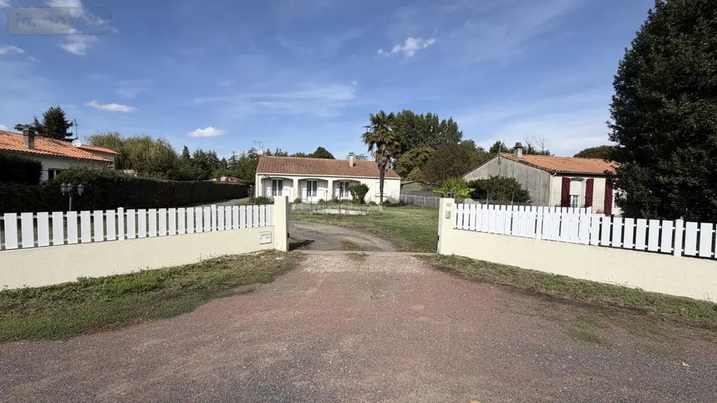 Maison a vendre Magné 79460 Deux-Sèvres 79 121 m2 244400 euros 79066-127 002