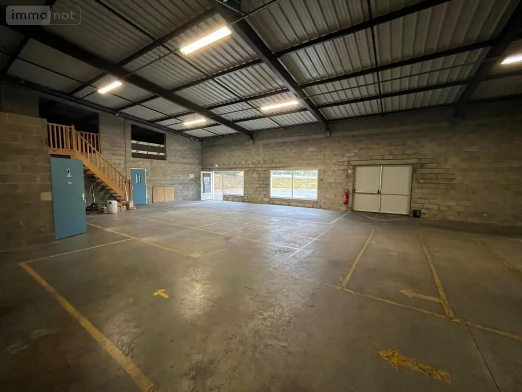 Location fonds et murs commerciaux Dole 39100 Jura 39 850 m2 2950 euros 39034-L15 003