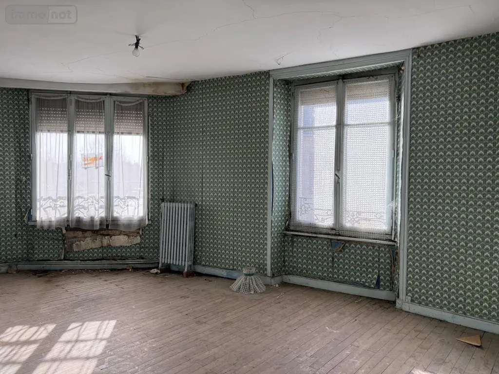 Immeuble de rapport a vendre Le May-sur-Èvre 49122 Maine-et-Loire 49 250 m2 83840 euros 49058-1566 008