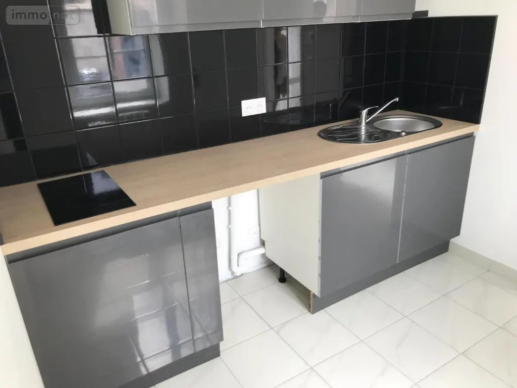 Location appartement Pont-de-l'Arche 27340 Eure 27 30 m2 1 pièce 450 euros 27063-L317 003